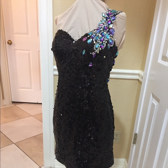 Sequined beaded cocktail dress - Picture 3 of 8